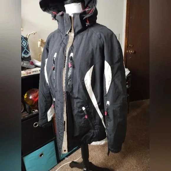 Like New Women's Calvin Klein Performance Winter Jacket - Picture 4 of 9